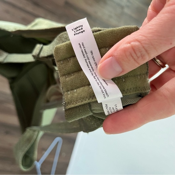 Lane Bryant Swim Top Women's 40DDD Plunge Front Knot Tankini Green Shimmer - Picture 7 of 9